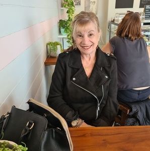 Meet your Posher, Maria